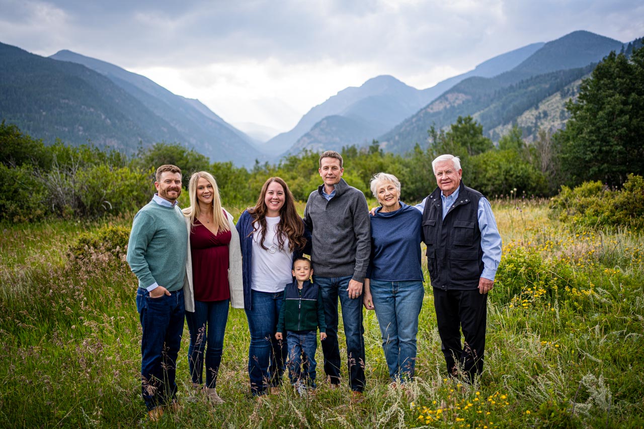 Fall family photo session among mountains in Rocky Mountain National Park